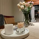 Charming Historic Your Ideal Getaway شقة *